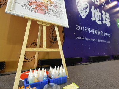 中国少年震撼亮相丨欧恰恰＆恰贝贝2019春夏新品发布会秀场